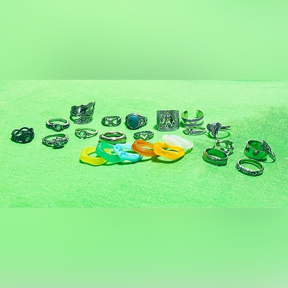 NEW Bundle of 24 Women’s Rings